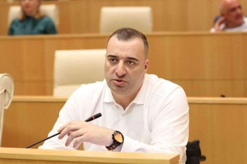 რატი იონათამიშვილი მერცისა და მაკრონის რეიტინგის ვარდნაზე: ასე ემართება ყველას, ვინც ირჩევს ემსახუროს არა ხალხს, არამედ კონკრეტულ ჯგუფებს